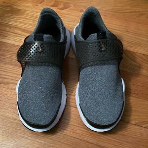 Nike sock dart sneakers